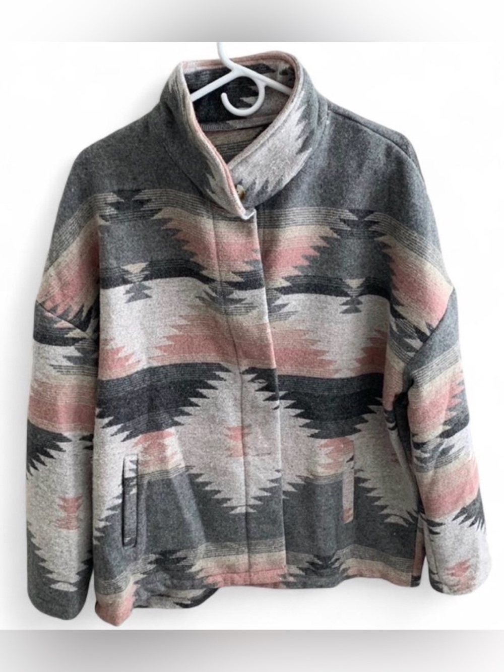 🕊️Women’s Vintage Aztec Print Shacket Jacket